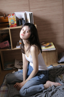 美女胸脯